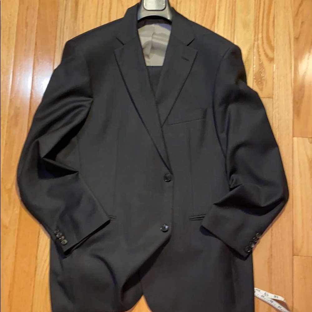 Hugo Boss 100% wool suit 46r